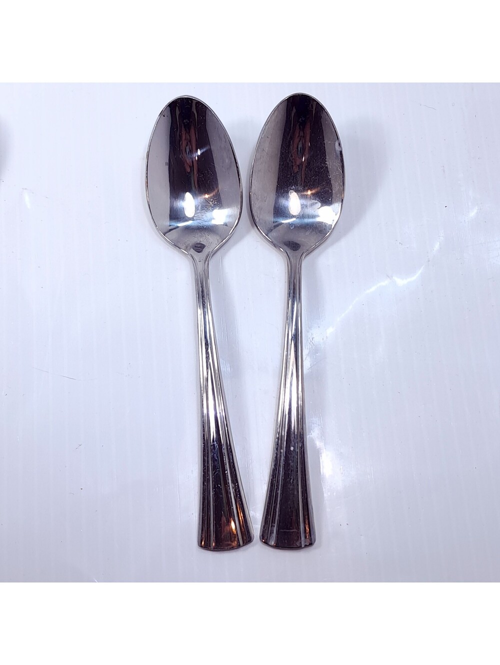 Reed & Barton Brookshire teaspoon 6.5" spoon set 2 stainless steel utensil